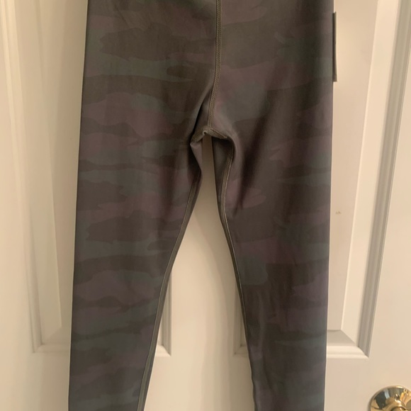 NWT-GB Girls Camouflage Leggings - Picture 3 of 10